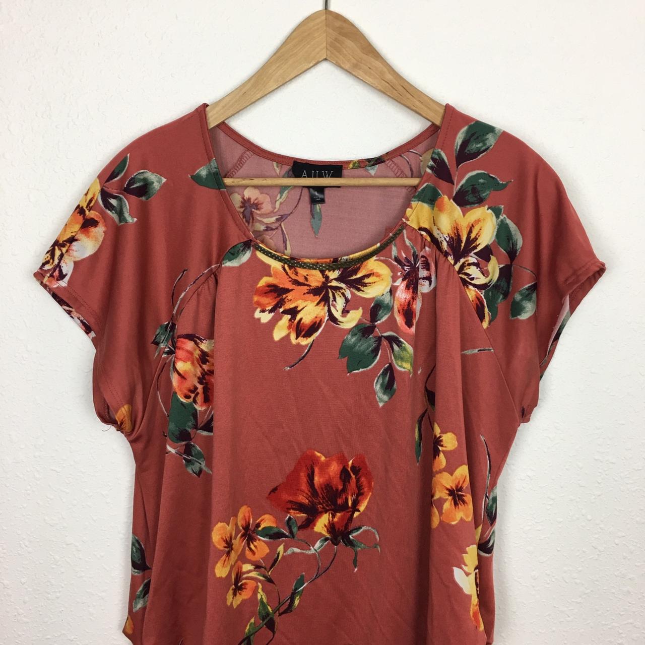 🔥AUW Floral Blouse🔥 🎁$4 Shipping🎁 Great... - Depop