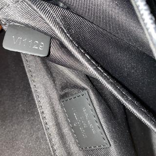 Louis Vuitton Damier Graphite District PM Messenger Bag (SHF-18831) – LuxeDH