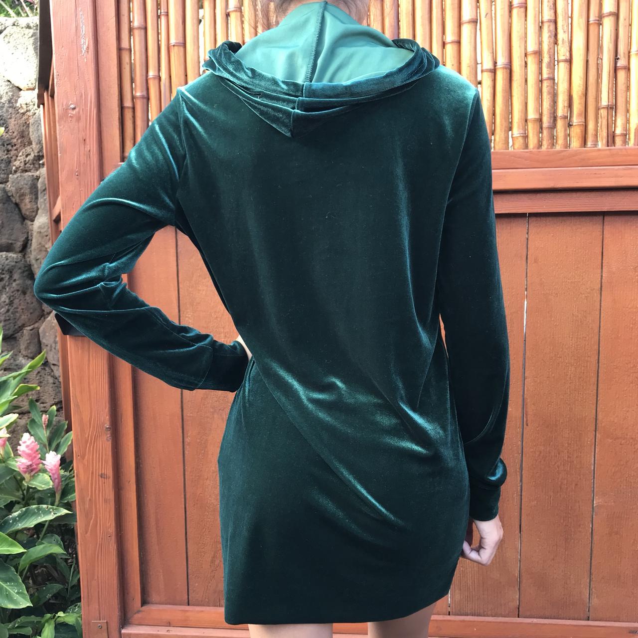 Rich emerald green velvet hoodie dress in perfect Depop