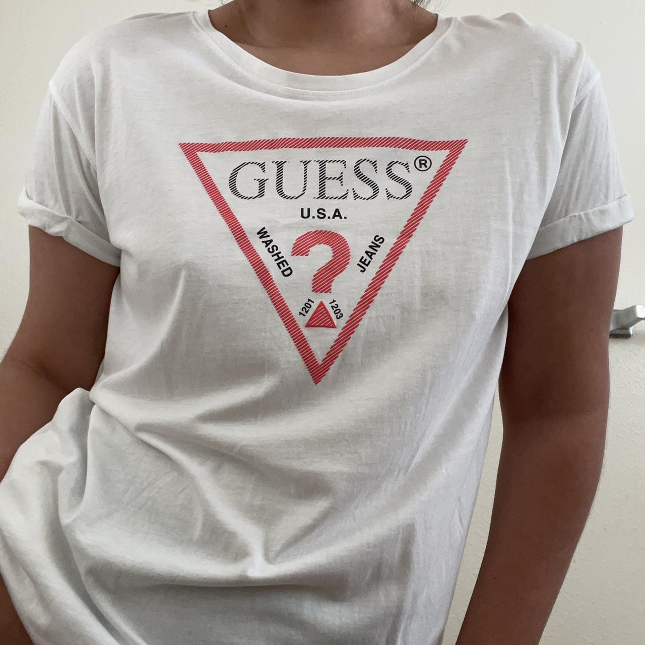 ️ basic guess t-shirt ️ goes with practically... - Depop