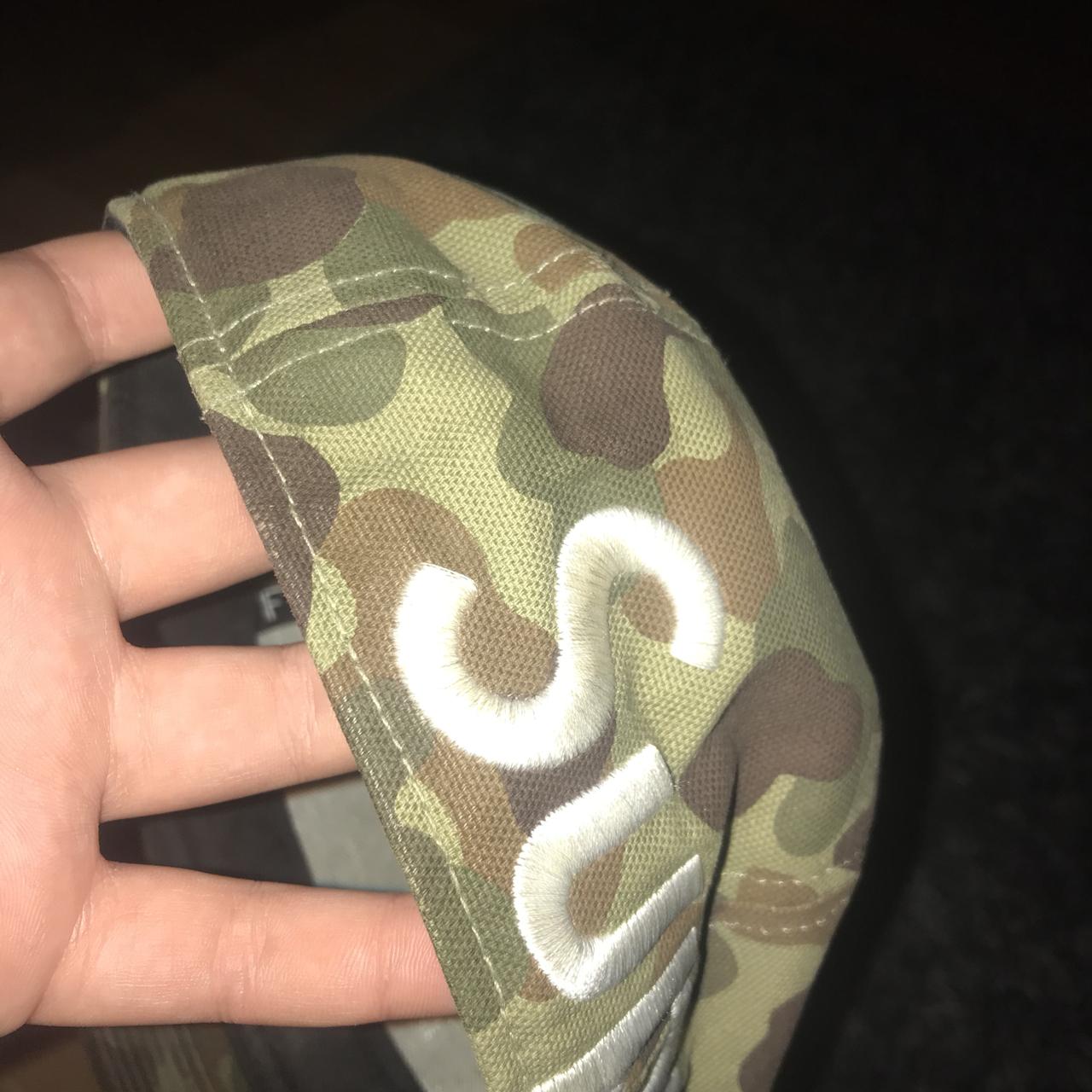 Supreme world famous camo side logo new era...