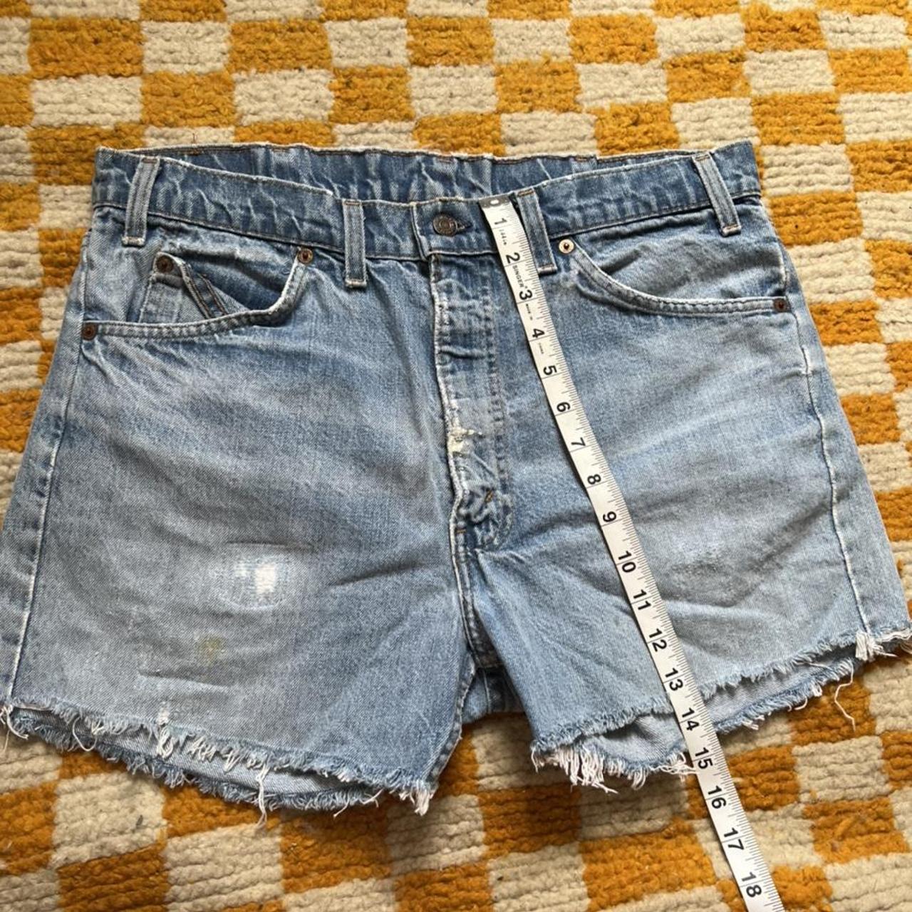 depop levi shorts