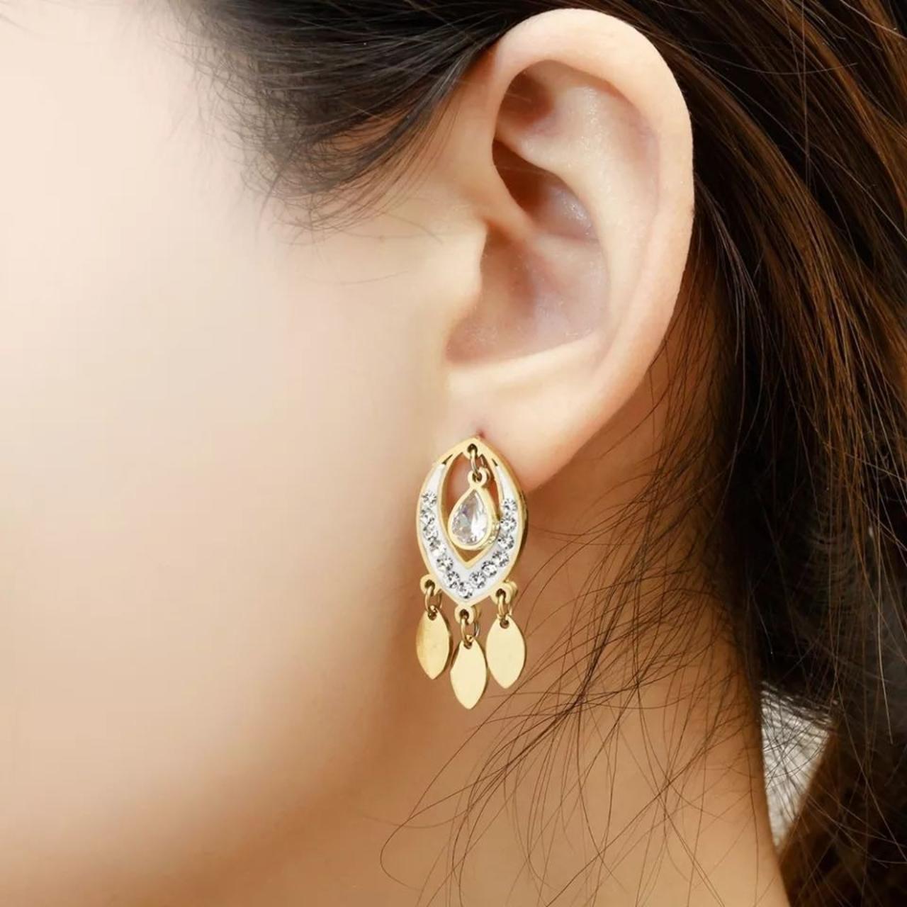 Cute stainless steel jewelry set. Only one... Depop