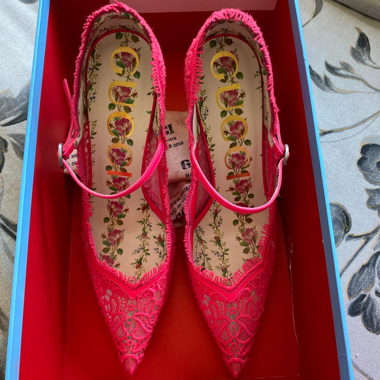 Gucci virginia lace hot sale mary jane pumps