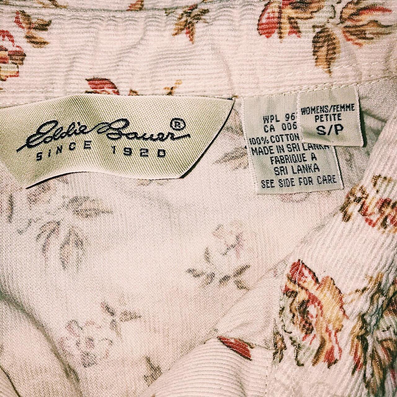 A light beige Eddie Bauer button-down! Size S/P in... - Depop