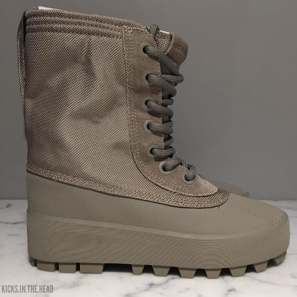 Yeezy boost 950 on sale moonrock