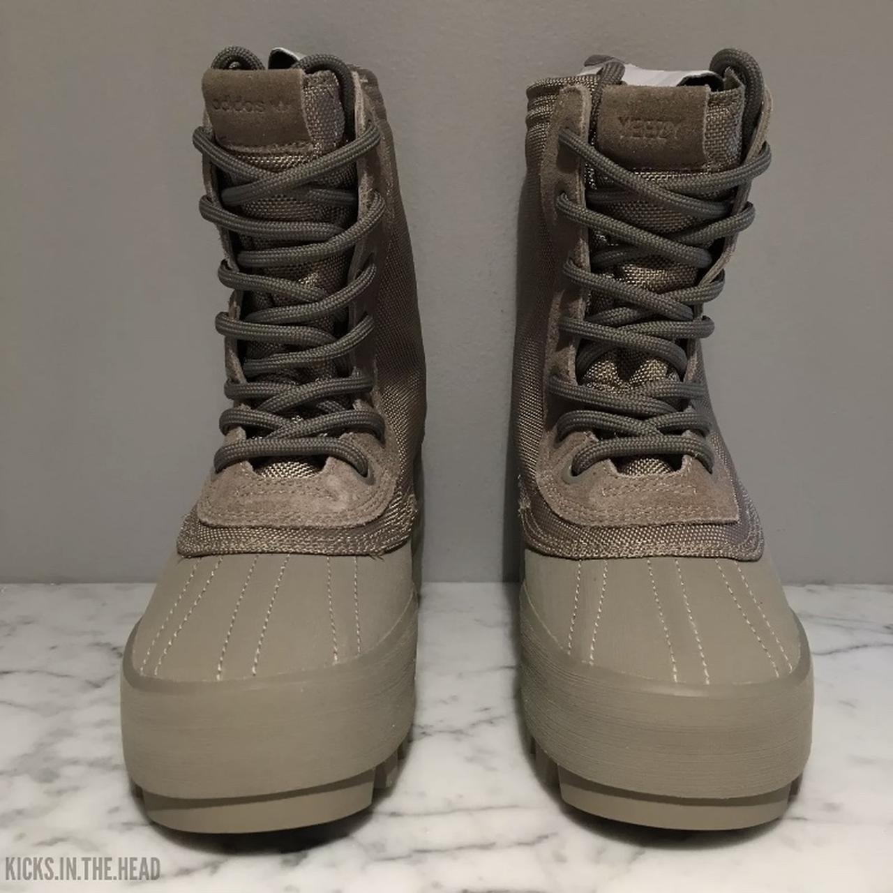 adidas YEEZY 950 Boots - W Moonrock Boost 750 -...