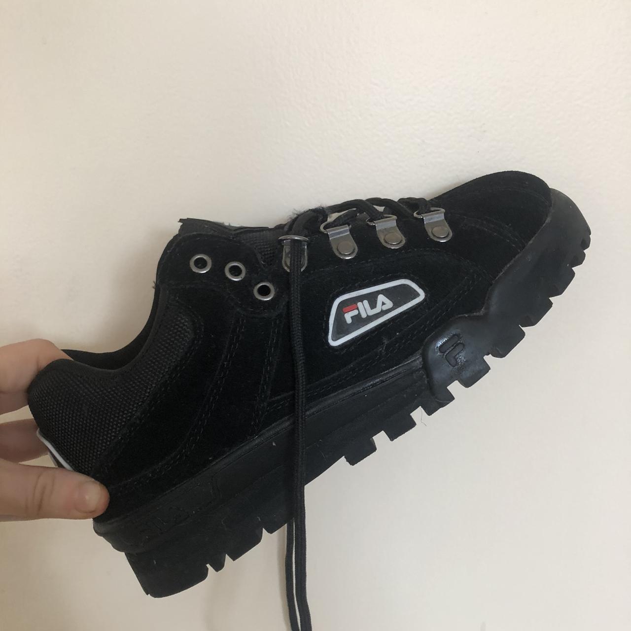 Black womens deals fila trainers