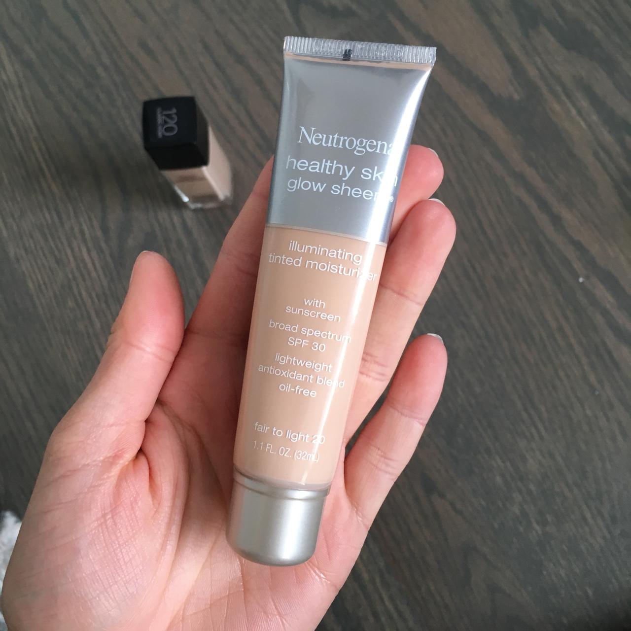Neutrogena Illuminating Tinted Moisturizer SPF 30... Depop