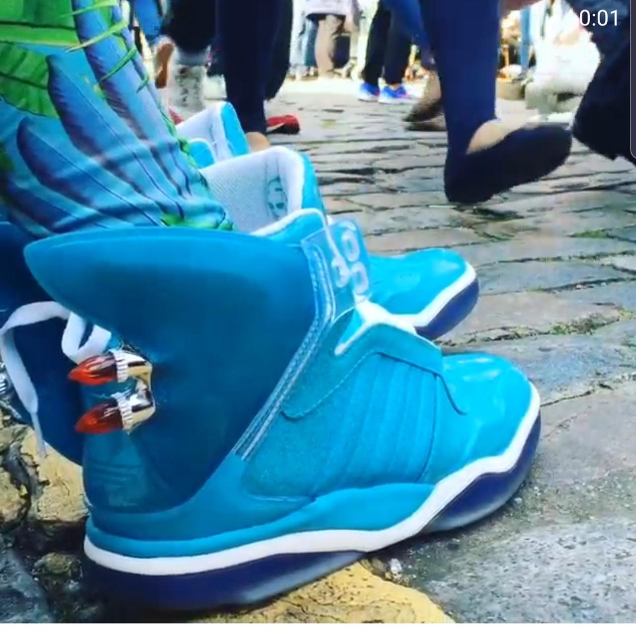 jeremy scott adidas shark