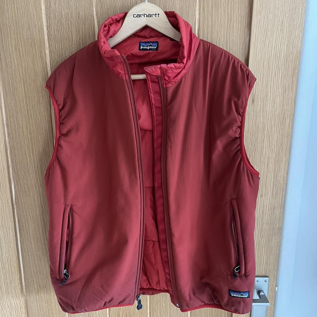 Patagonia puffs gilet 8/10 Small mark on back... - Depop