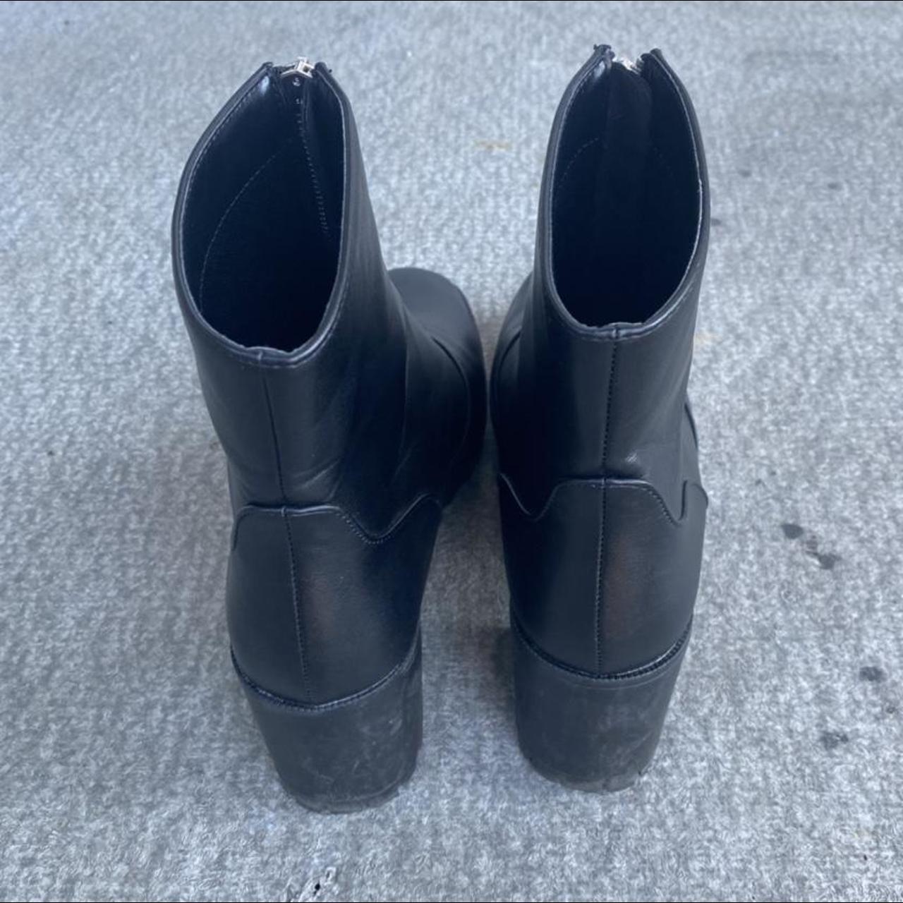 Black Front Zip Boots Women’s Size 9 - Depop