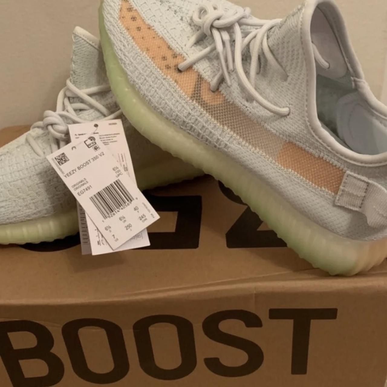 Yeezy cheap hyperspace box