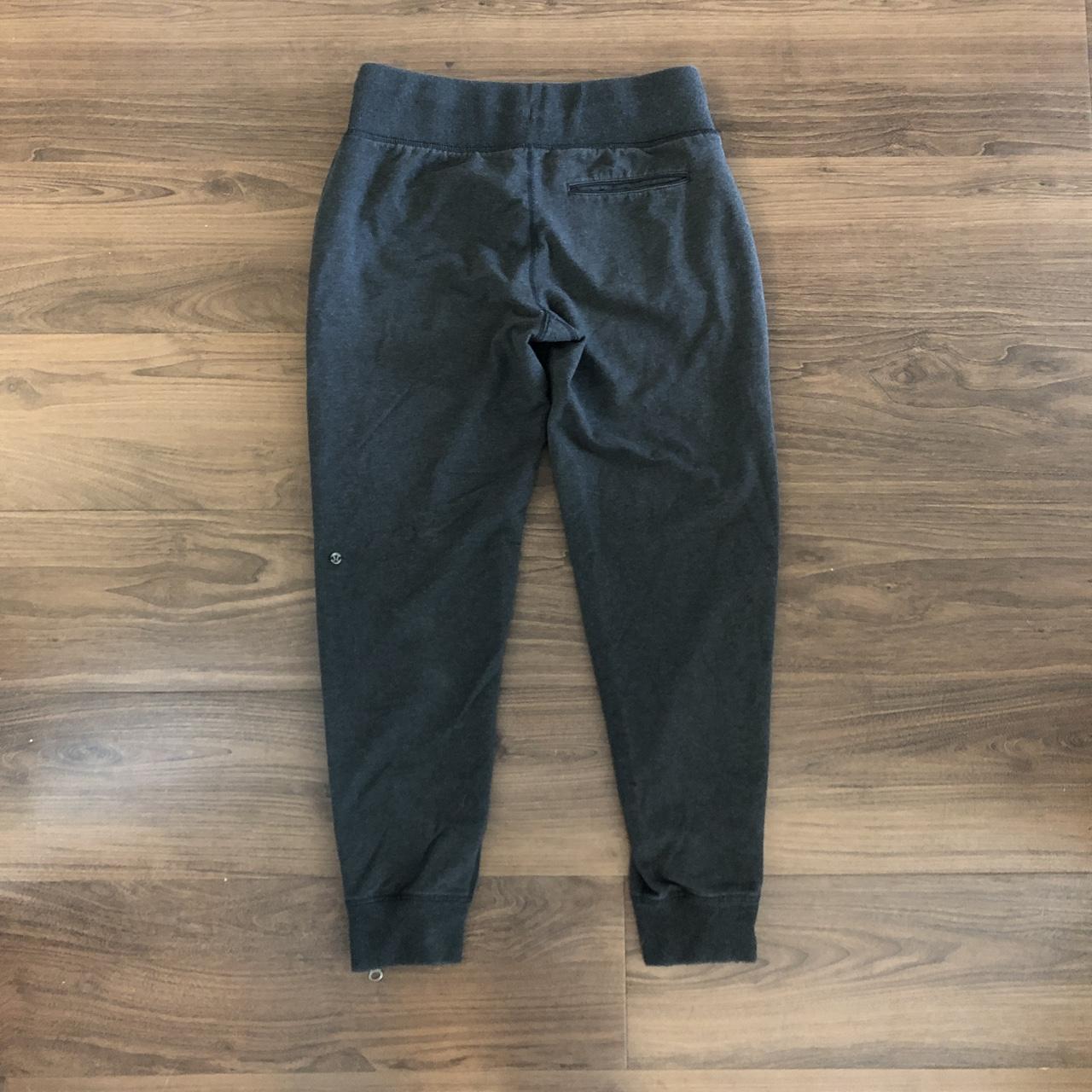 Lululemon joggers with full side zipper in size 6