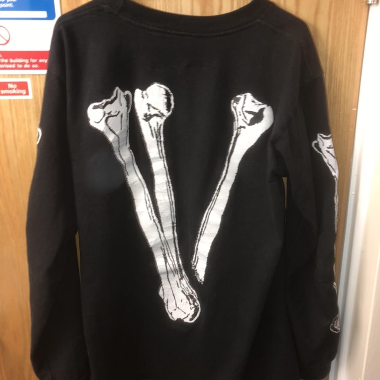 • Vlone Skull and Crossbones Black Longsleeve Tee, •