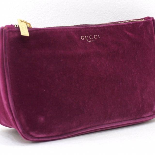 Gucci beauty mini cosmetic bag *2 small stains on - Depop