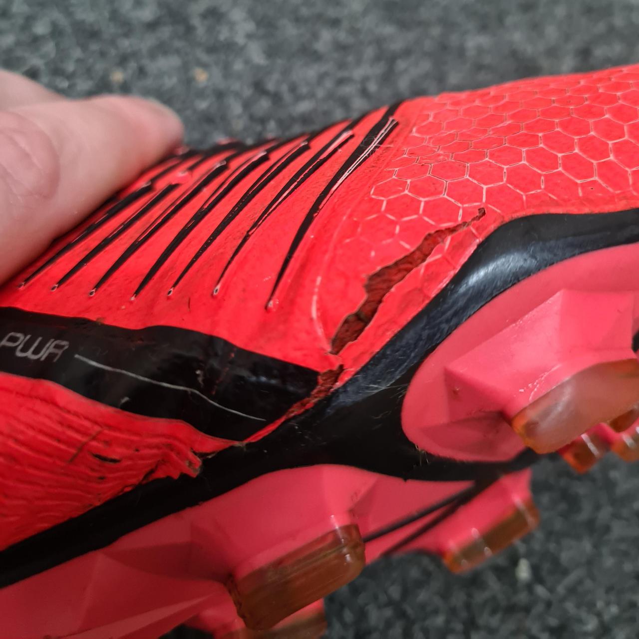 Nike Phantom Venom football boots Size