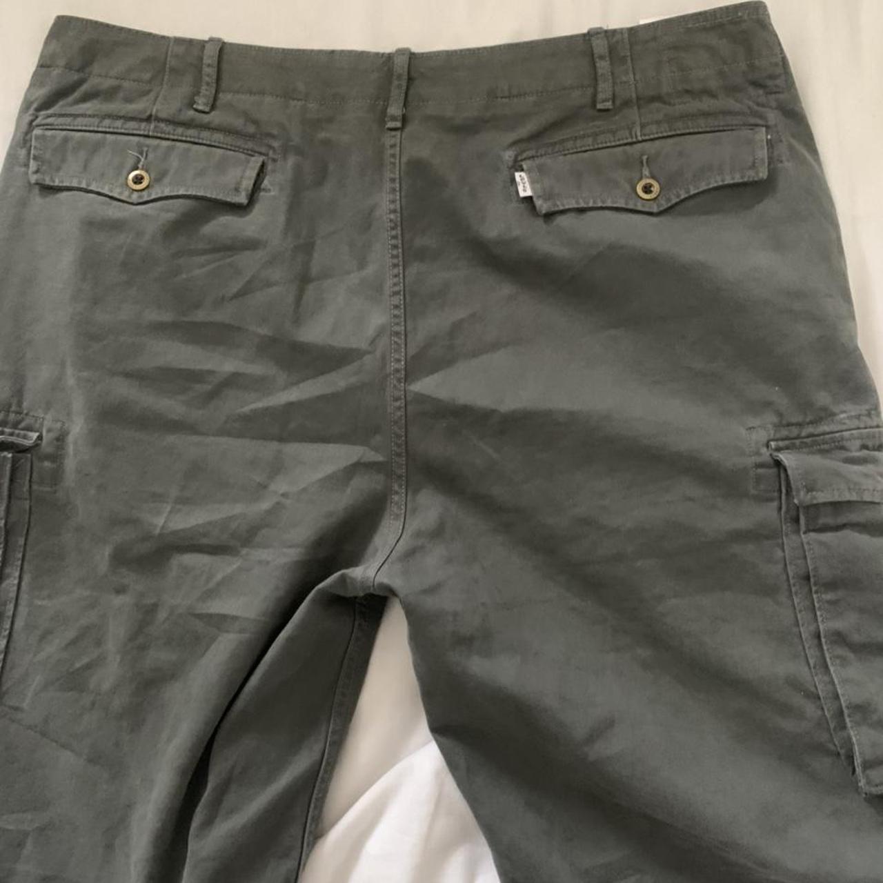 Levi's Men's Grey and Khaki Shorts | Depop