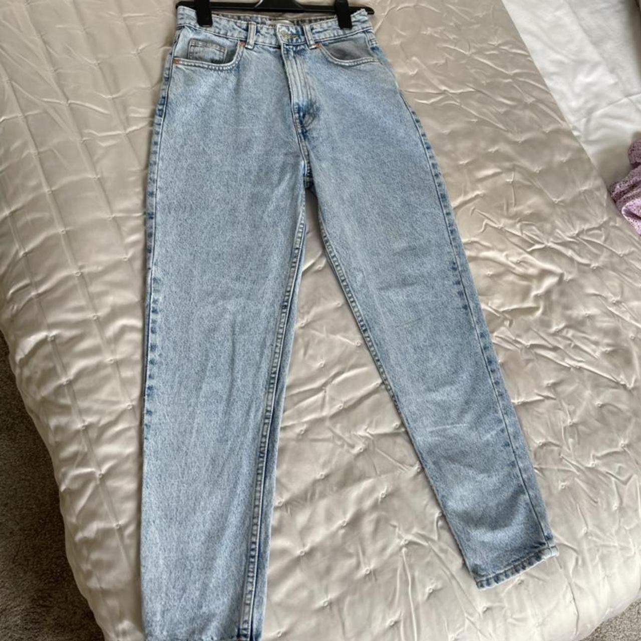 ZARA trf mom jeans. On the smaller side- size 8 but... - Depop