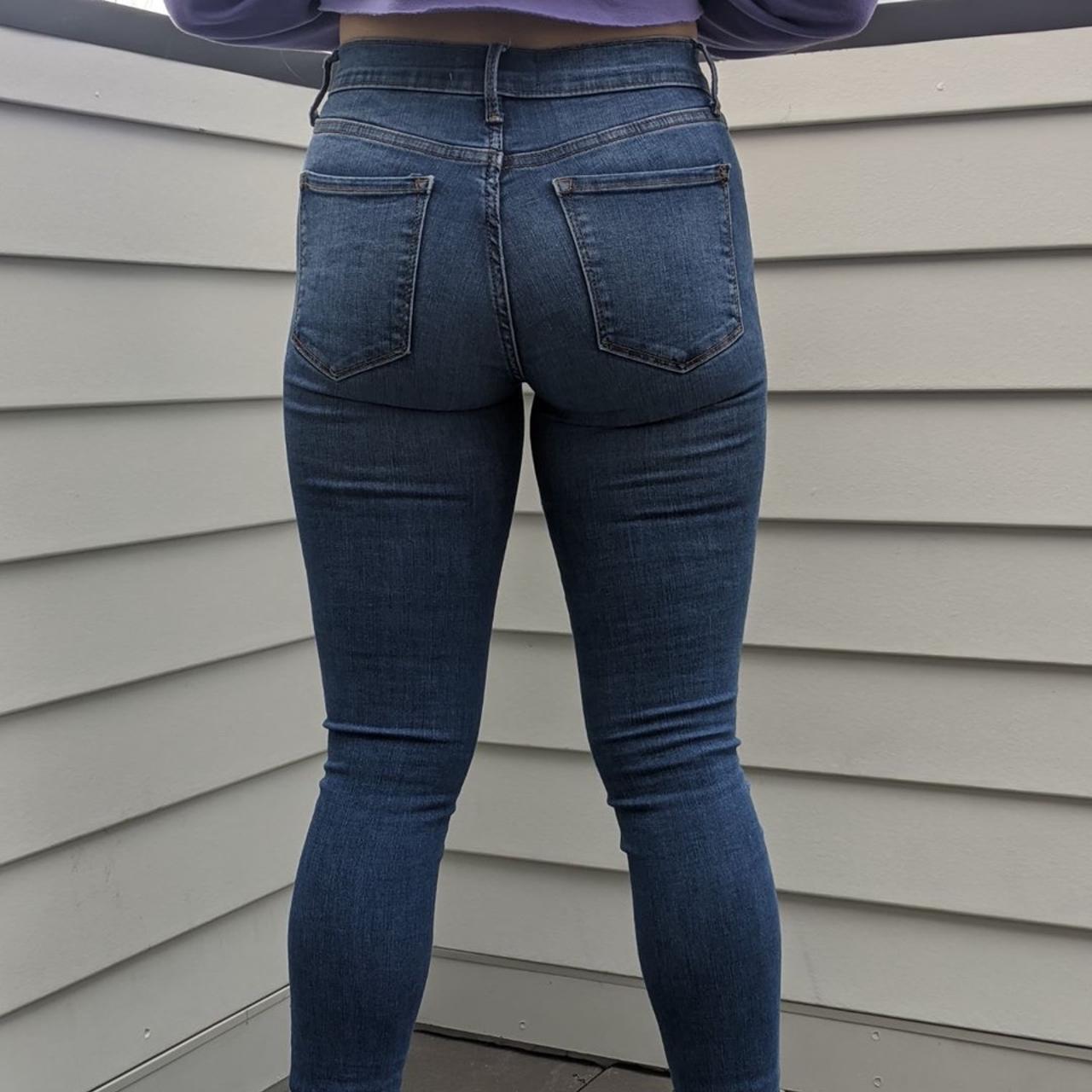 my fav GAP jeans!! slightly stretchy and very... - Depop