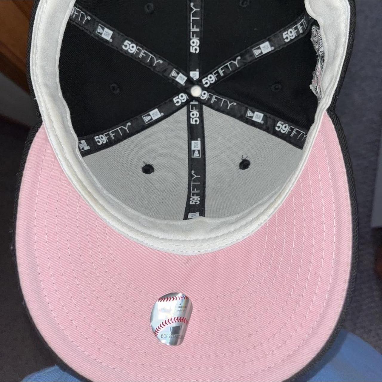 Los Angeles Angels black fitted hat with pink - Depop