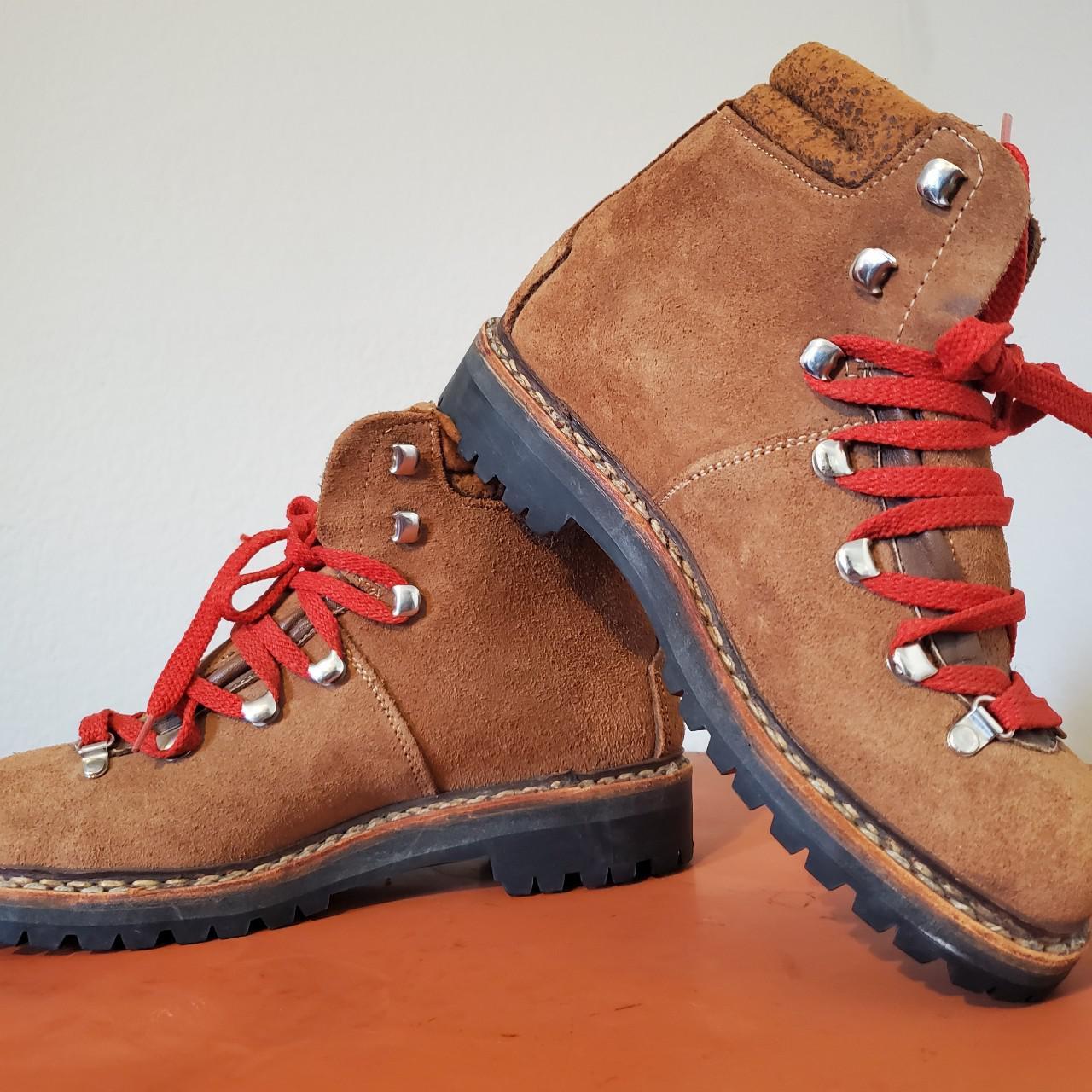 Suede hiking boots 2025 with red laces