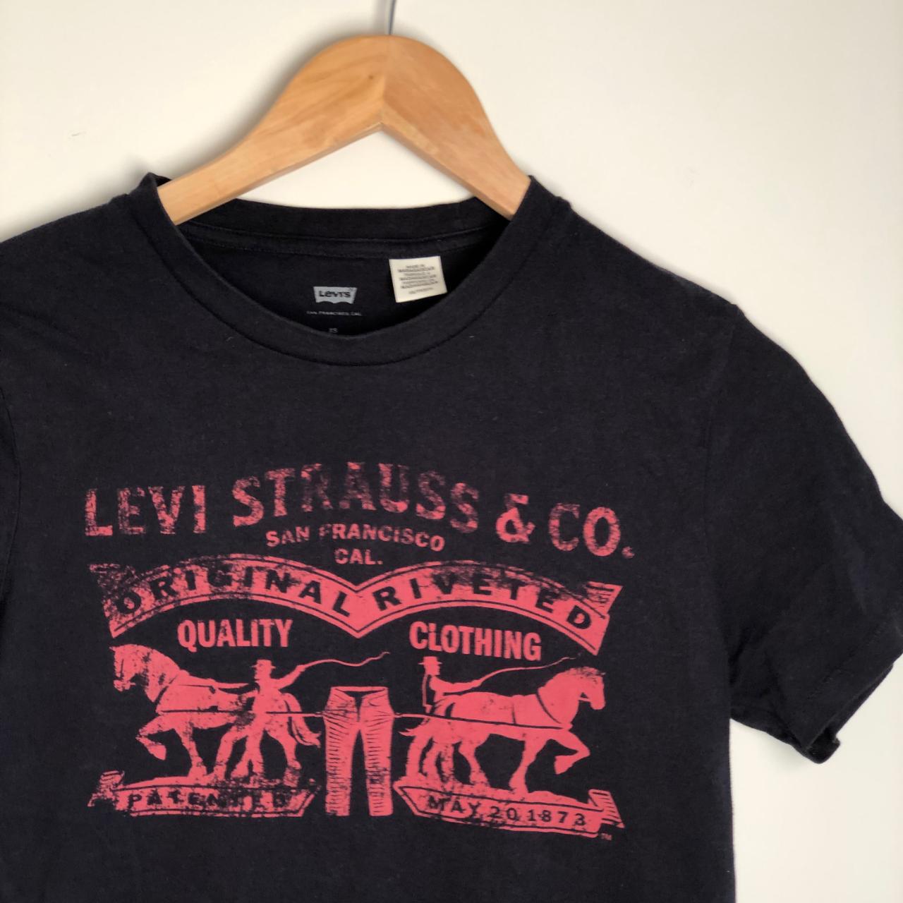 Levi's Levi Strauss & Co Black Red Classic Logo Tee... - Depop