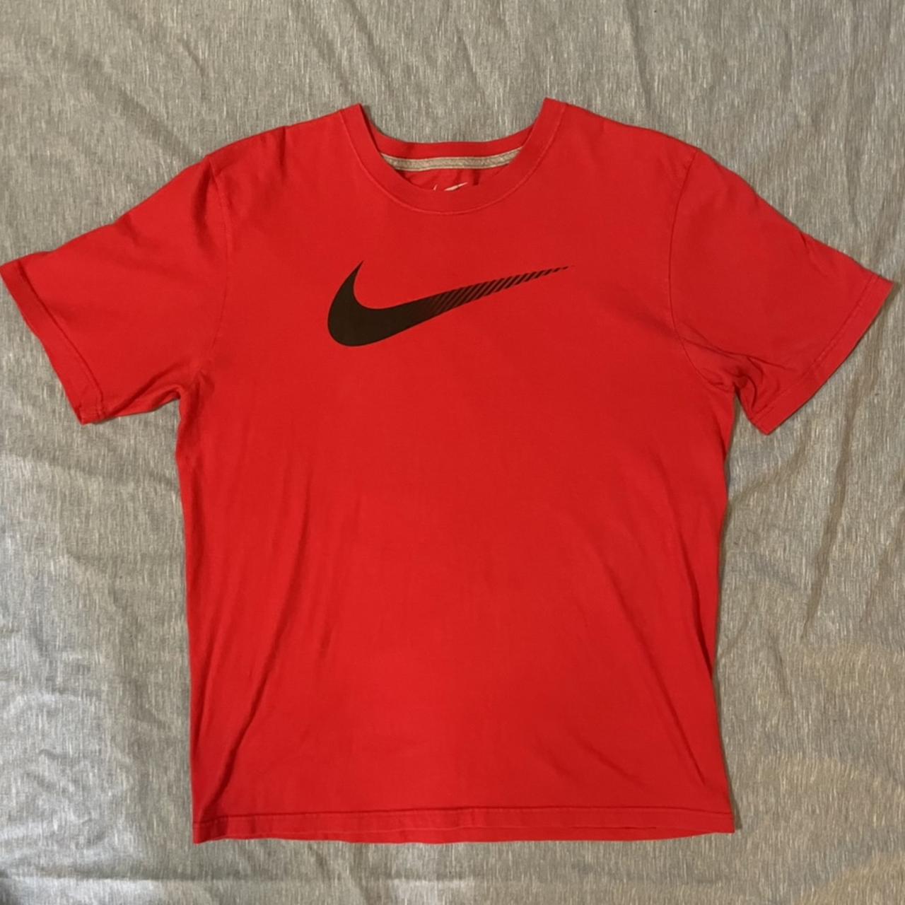 Nike Men's Red and Black T-shirt | Depop