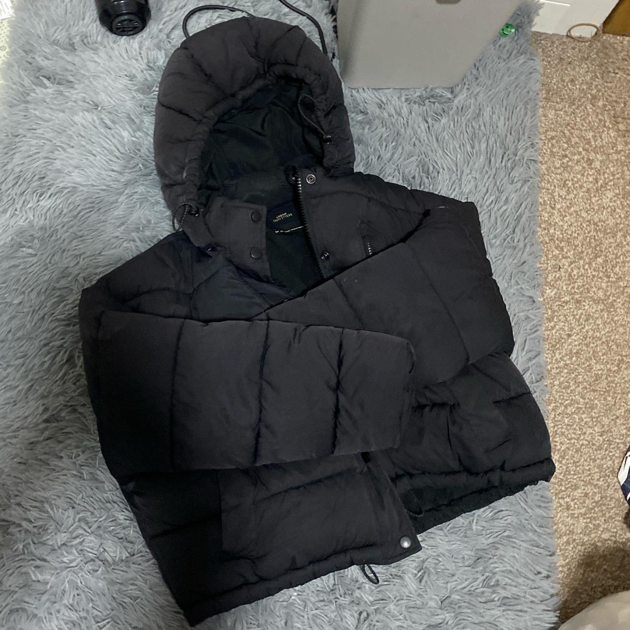 urban outfitters black puffer