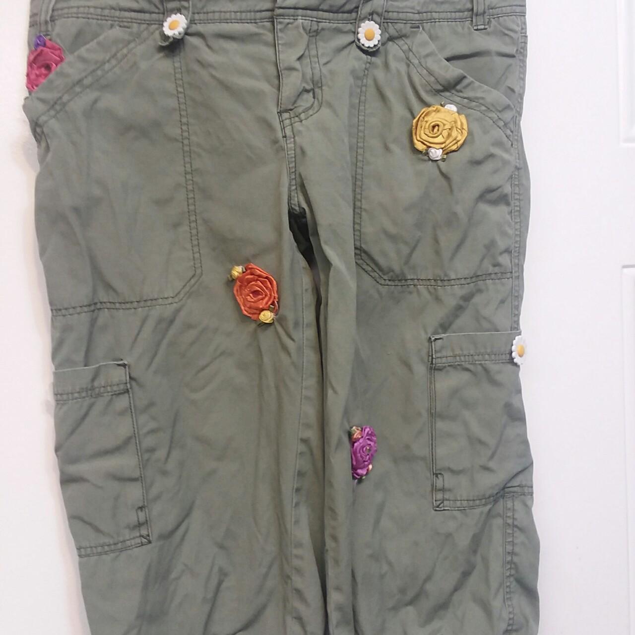 Re-done vintage Roxy cargo capri pants. Daisy button... - Depop