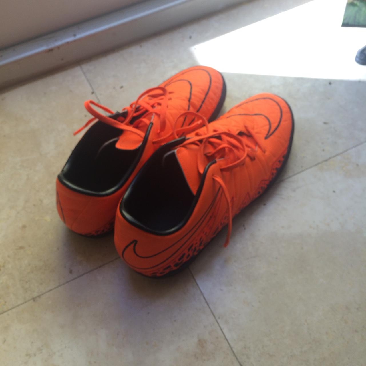 indoor soccer shoes hypervenom