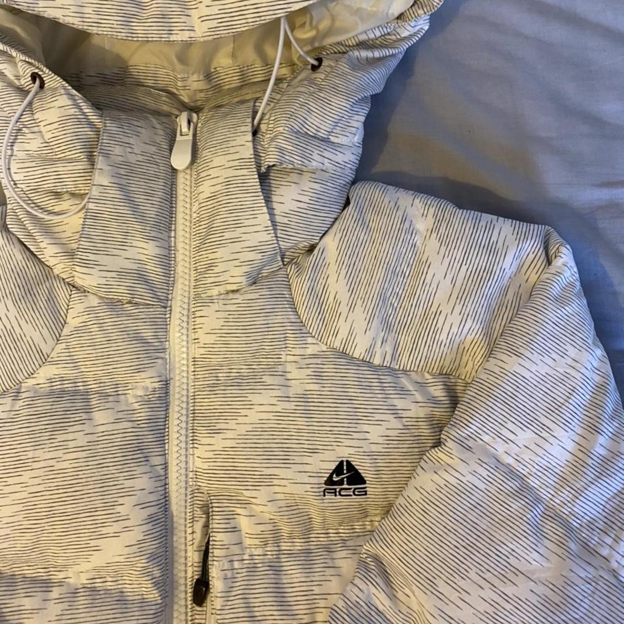 vintage white nike puffer jacket