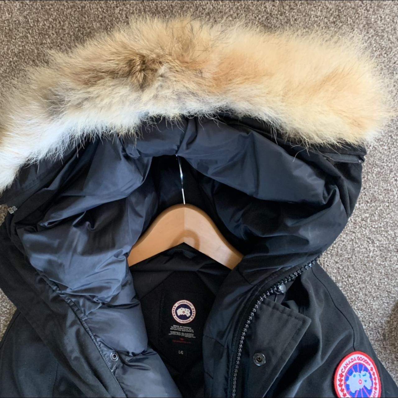 Canada goose hot sale womens large