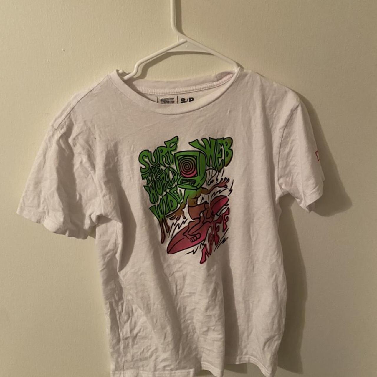 Women's Green and Pink T-shirt | Depop