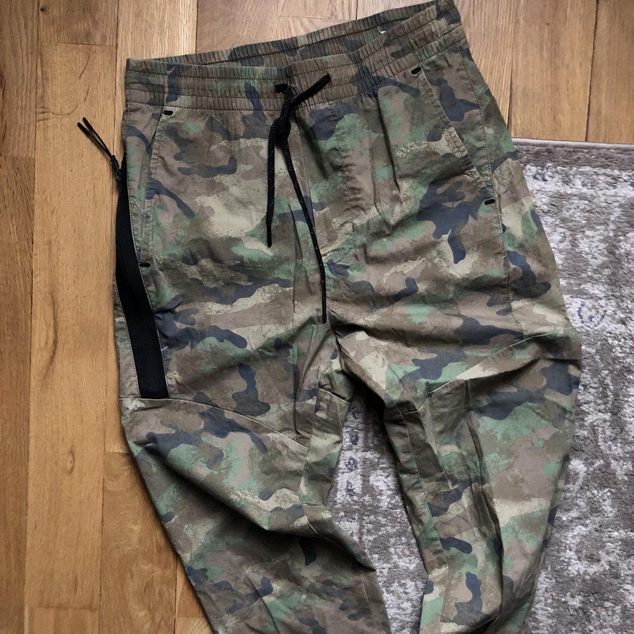 American eagle cheap camo joggers