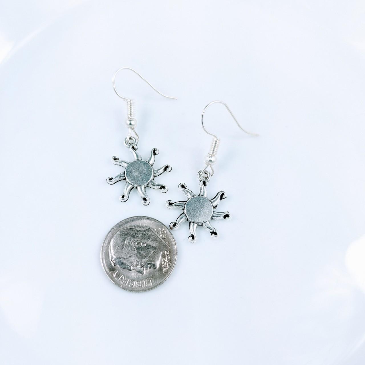 Product Image 3 - Tiny Sun Earrings
Brand new.
Made