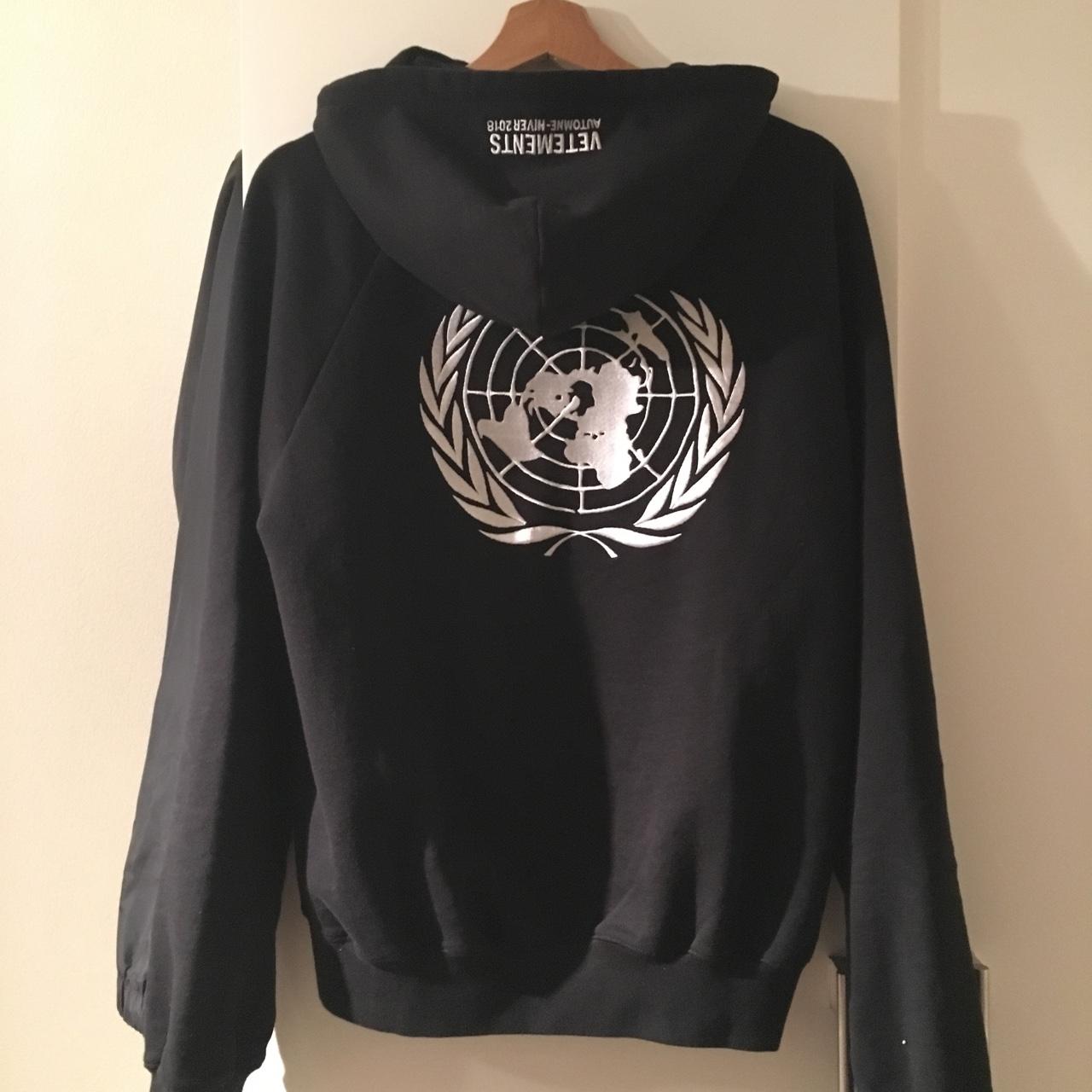 vetements free hugs zip-up hoodie size m cond 9/10 | Depop