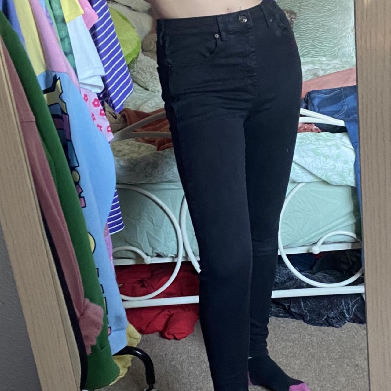 black jamie jeans🖤 Run quite small but 32’... Depop
