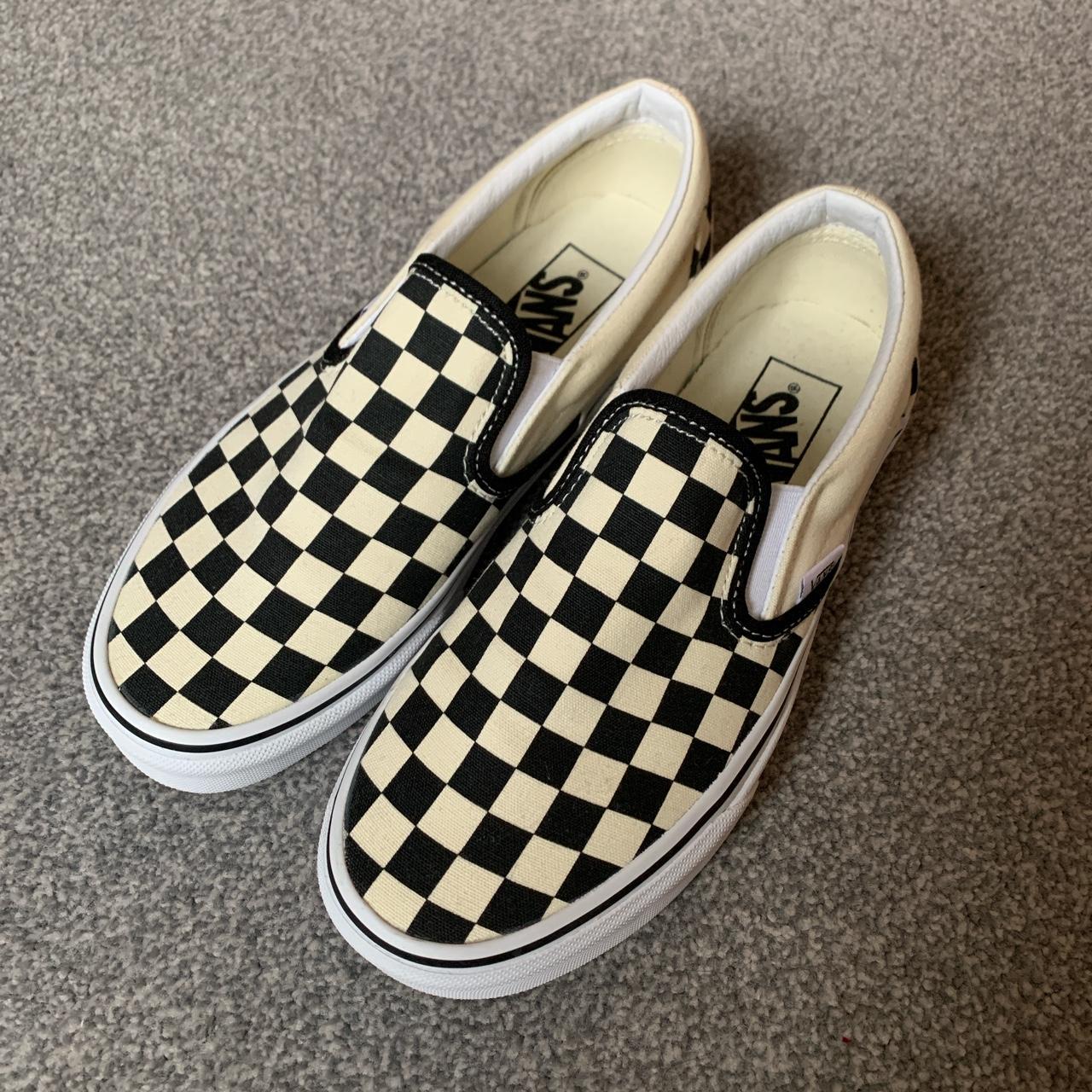 checkered slip on vans size 4