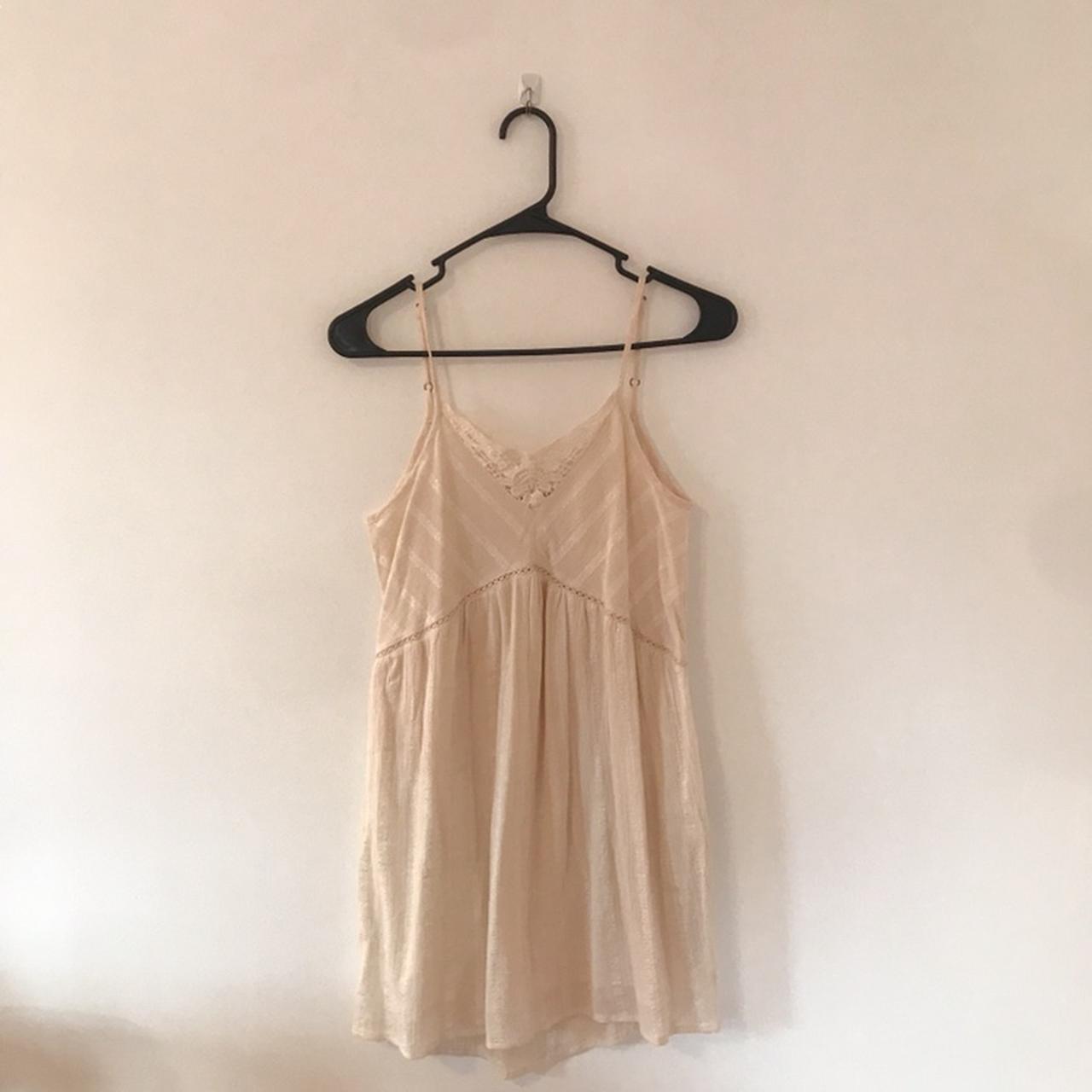 billabong white beachy flowy dress size XS but fits... - Depop