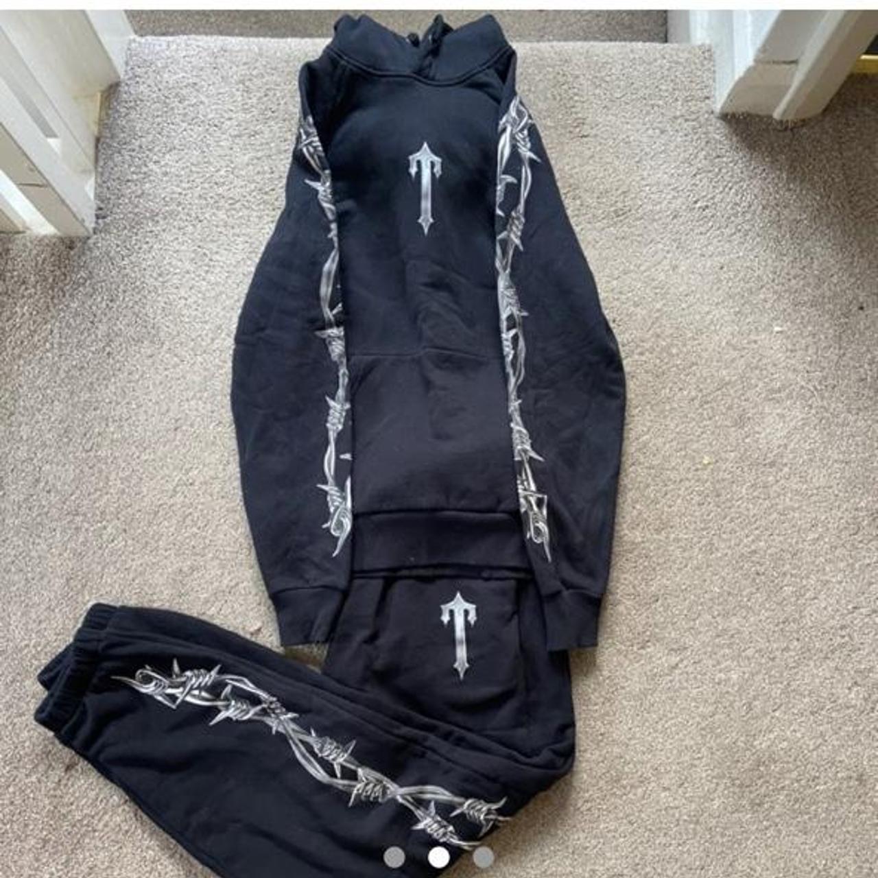 trapstar irongate barbed wire tracksuit in size...