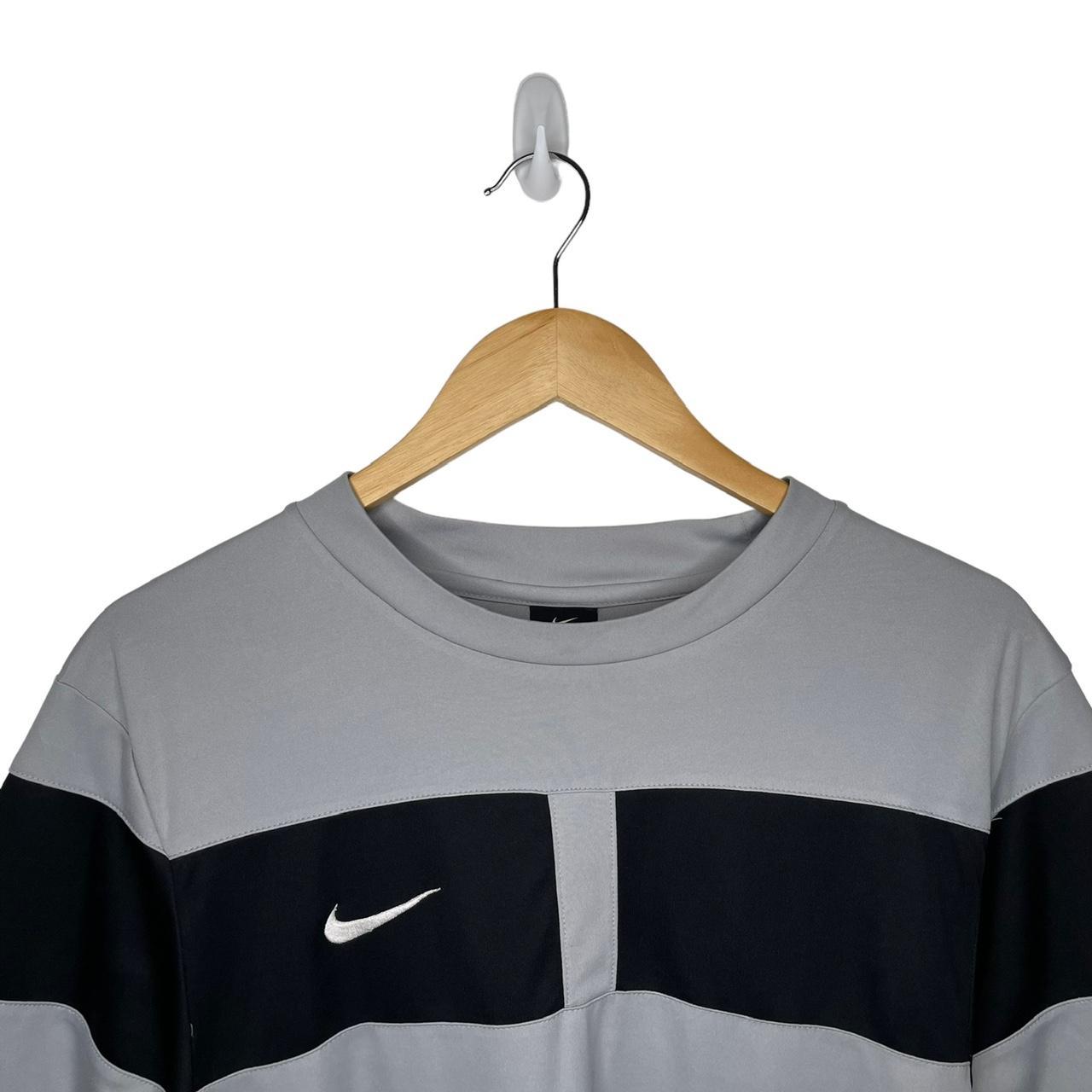 mens gray nike shirt