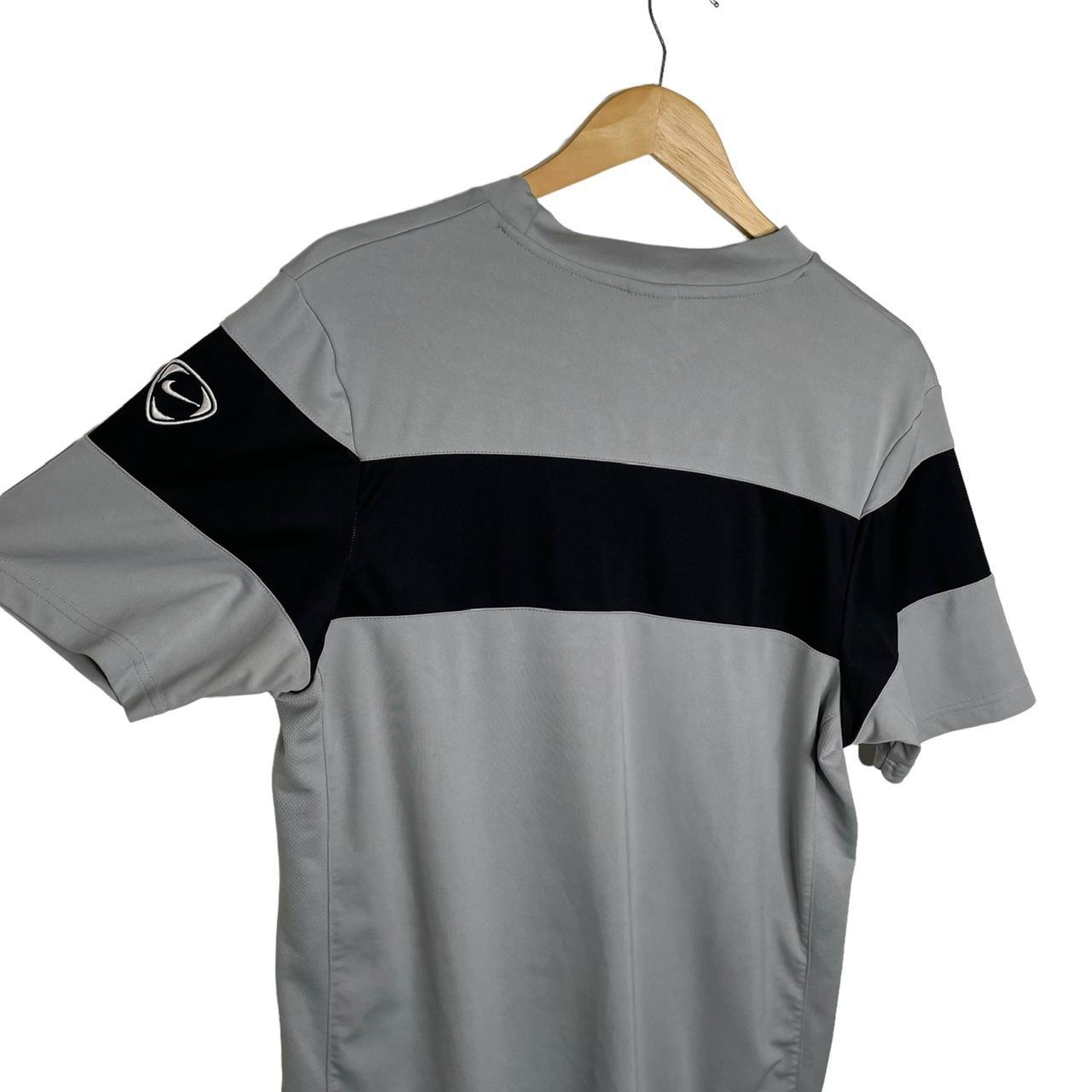 mens gray nike shirt
