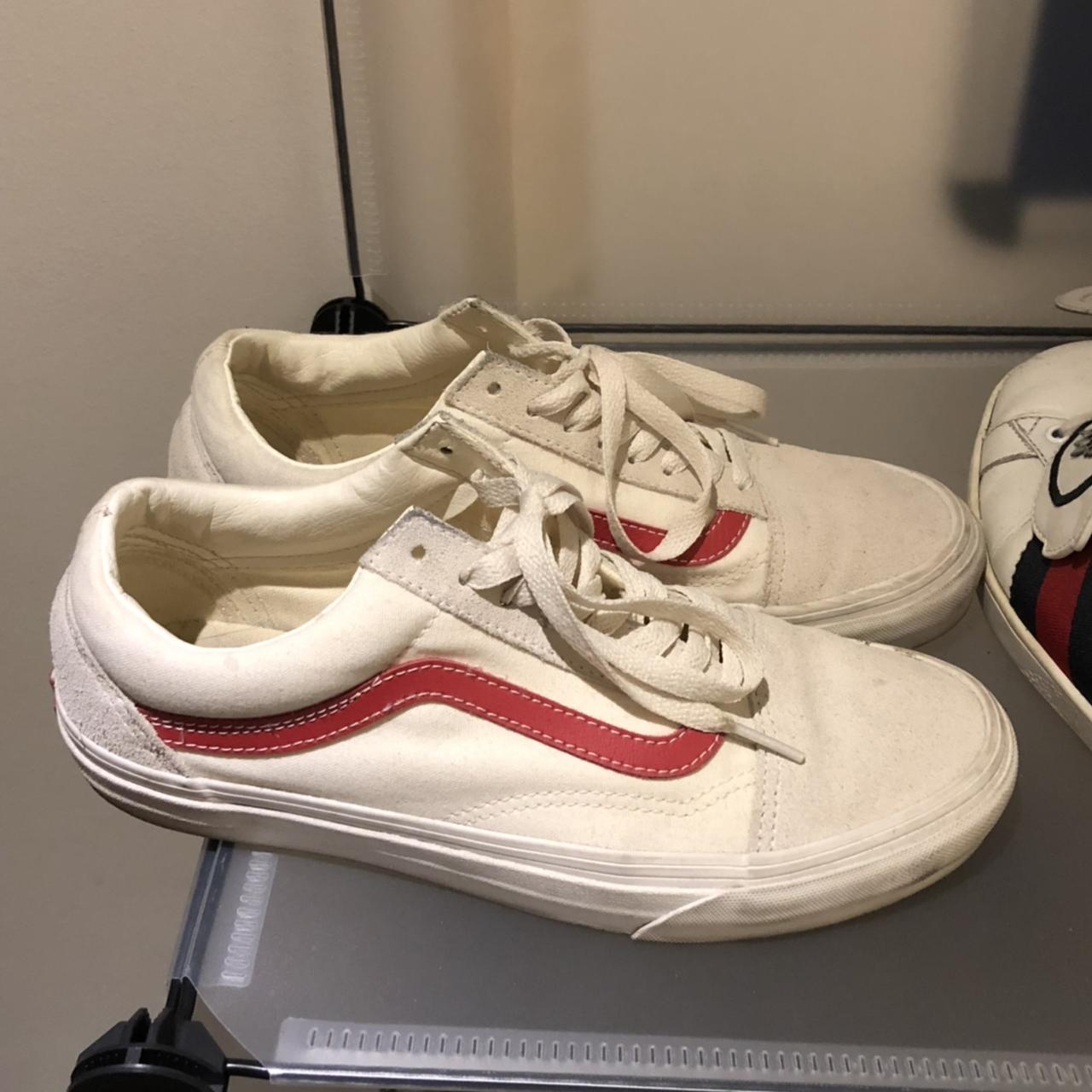 Vans old skool white and hot sale red stripe