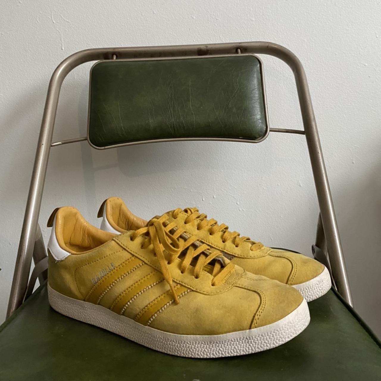 Men's gazelle yellow hotsell leather ostrich pack shoes