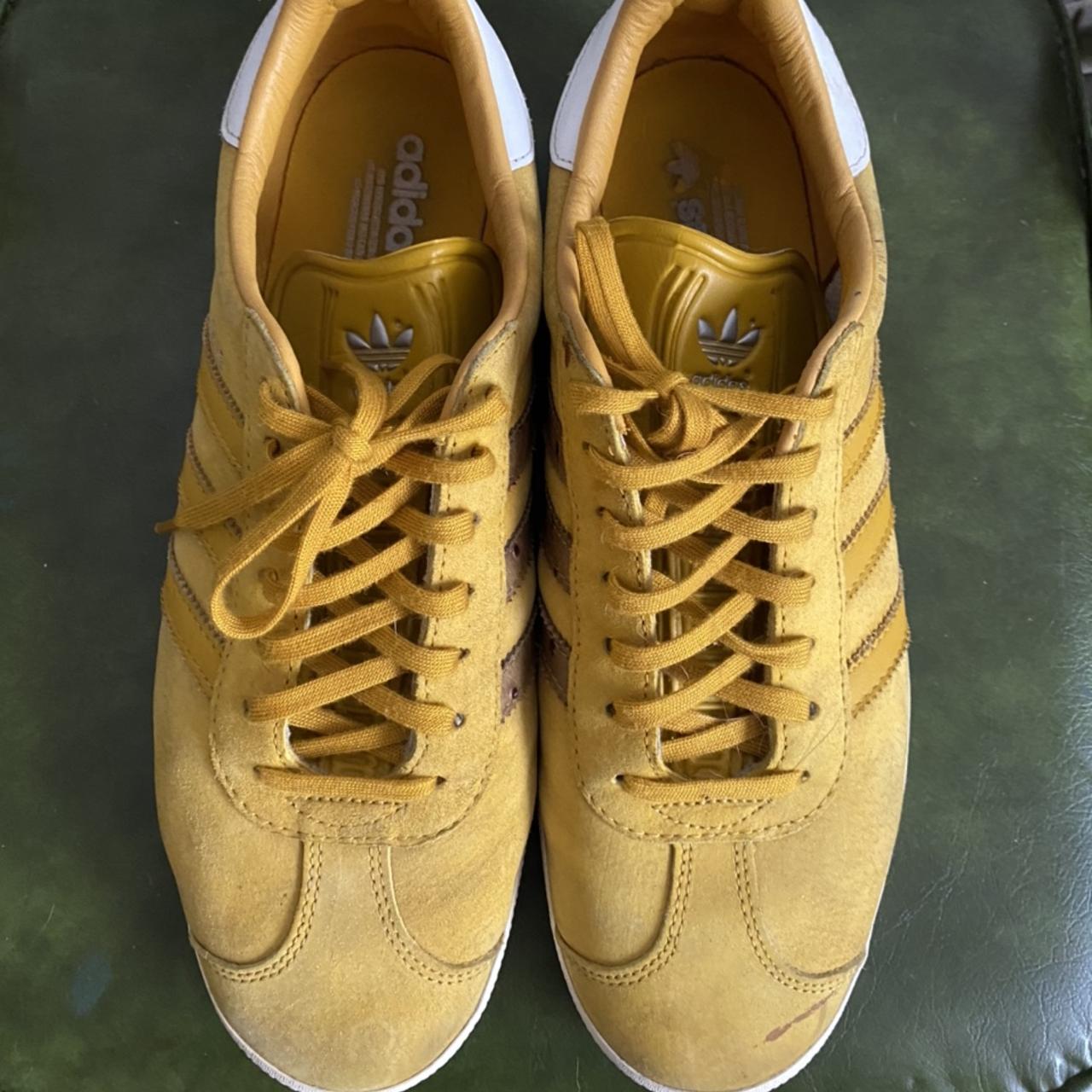 Men's gazelle yellow outlet leather ostrich pack shoes