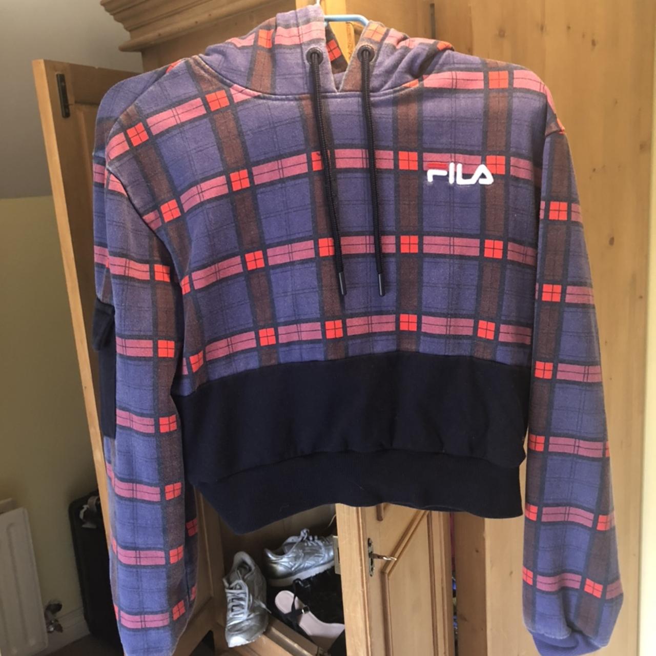 Fila on sale hoodie outfit