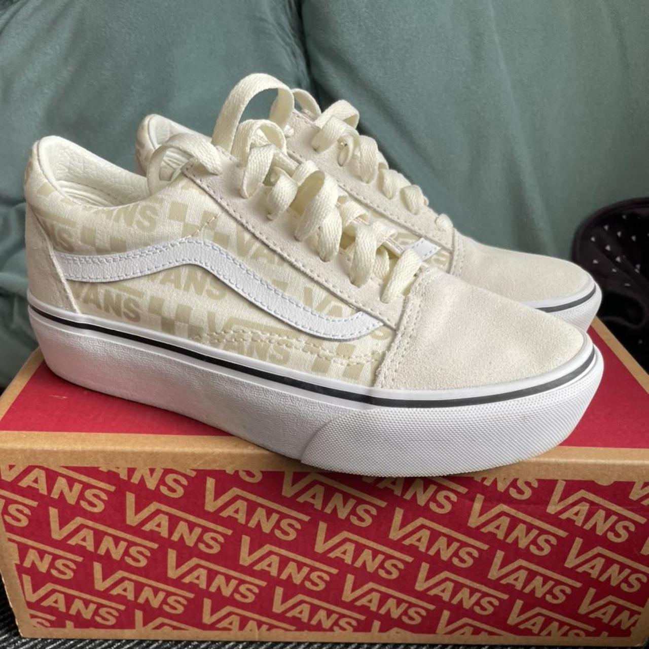 Cream platform hot sale vans