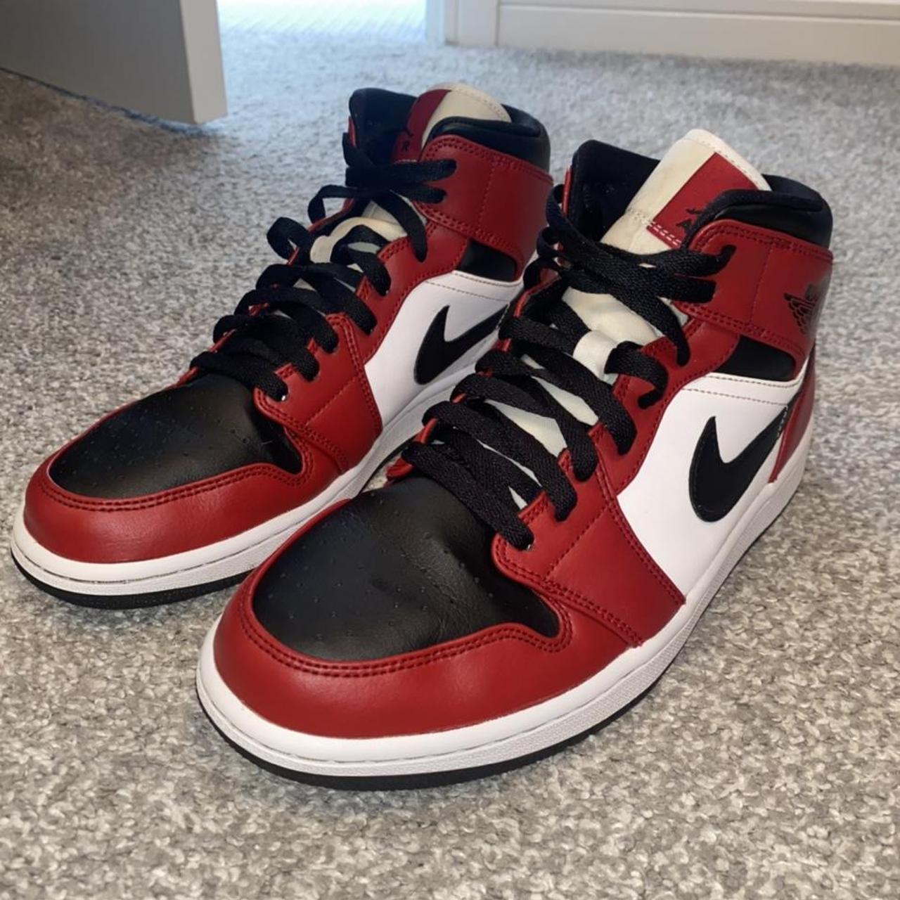 jordan 1s chicago white toe