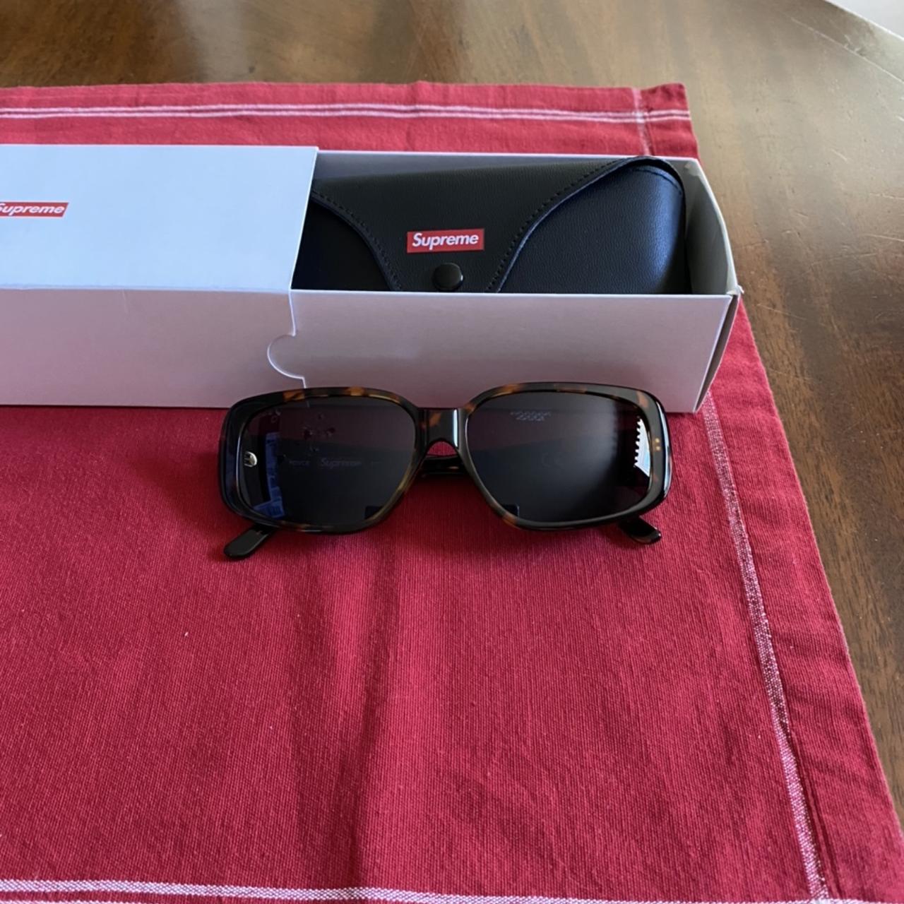 SUPREME ROYCE SUNGLASSES TORTOISE! Brand new and in...